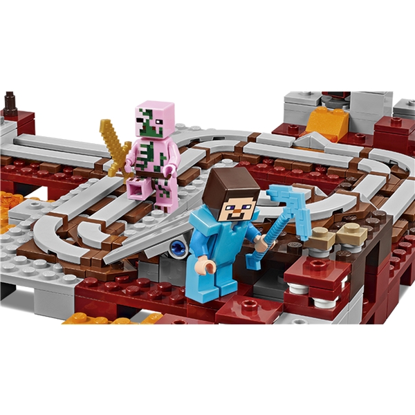 21130 LEGO Minecraft Järnvägen i The Nether (Bild 4 av 7)