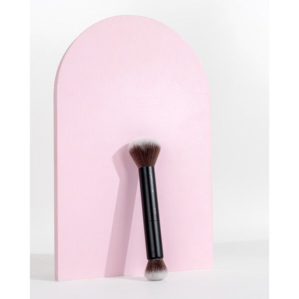Brushworks No. 6 Double Ended Powder & Buff (Bild 5 av 8)