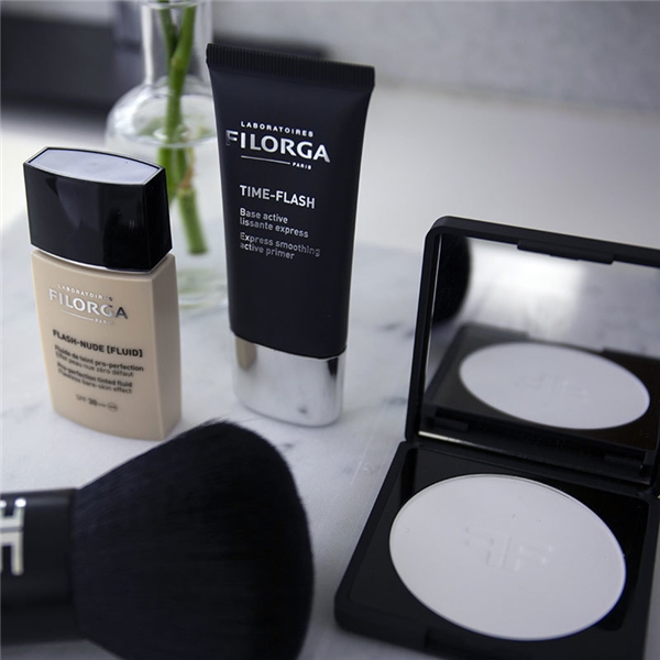 Filorga Flash Nude Powder (Bild 5 av 5)