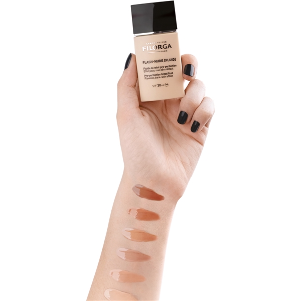 Filorga Flash Nude Fluid (Bild 4 av 5)