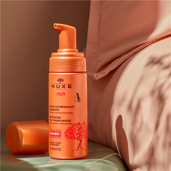 NUXE Sun Moisturizing Self Tanning Mousse (Bild 5 av 8)