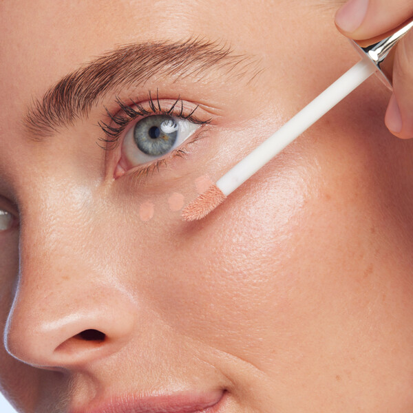 Merveillance Lift Eye Lighter Serum (Bild 2 av 5)