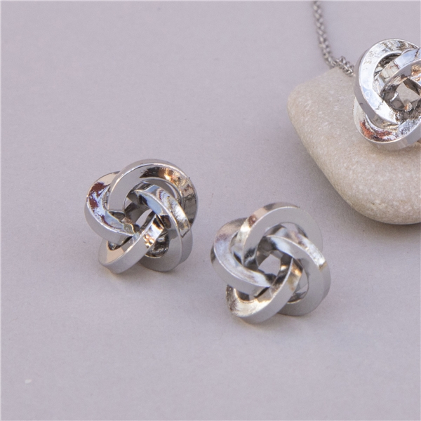 PEARLS FOR GIRLS Knot Earring Silver (Bild 2 av 2)