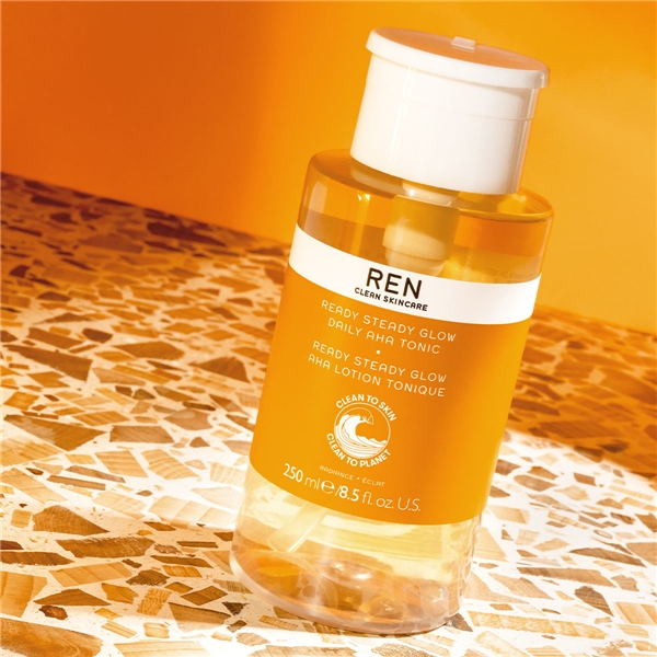 REN Radiance Ready Steady Glow Daily AHA Tonic (Bild 4 av 7)