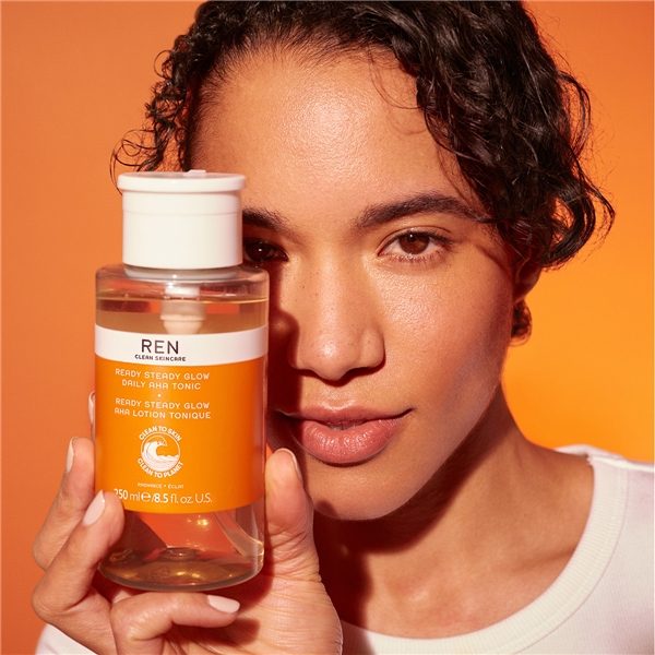 REN Radiance Ready Steady Glow Daily AHA Tonic (Bild 5 av 7)