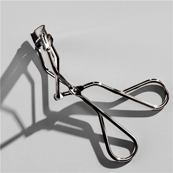 Shiseido Eyelash Curler (Bild 5 av 6)