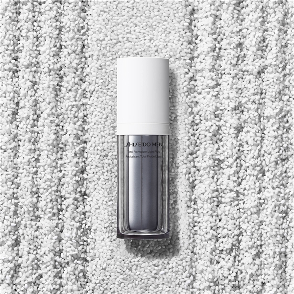 Shiseido Men Total Revitalizer Light Fluid (Bild 4 av 6)