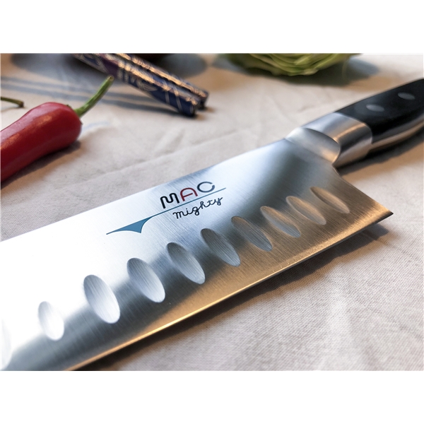 MAC Kockkniv med olivslipning (Bild 3 av 4)
