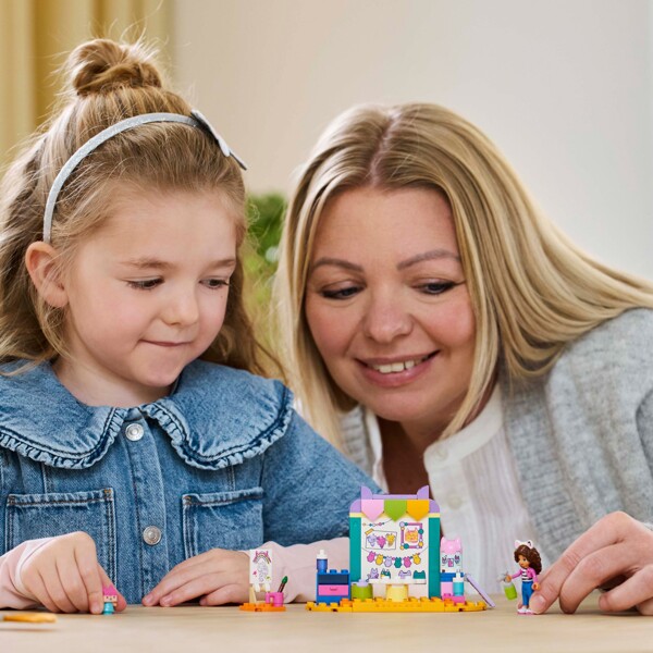10795 LEGO Gabby's Dollhouse Pyssel med Lill-boxen (Bild 5 av 5)