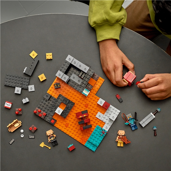 21185 LEGO Minecraft Netherbastionen (Bild 4 av 6)