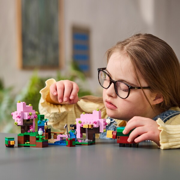 21260 LEGO Minecraft Körsbärsträdgården (Bild 5 av 5)