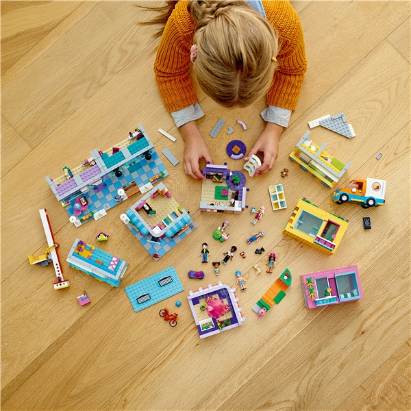 41704 LEGO Friends Hus på Huvudgatan (Bild 4 av 6)