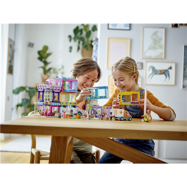 41704 LEGO Friends Hus på Huvudgatan (Bild 6 av 6)