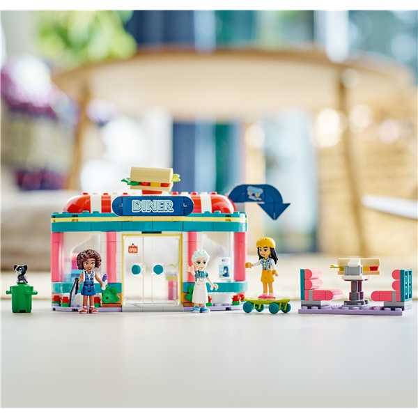 41728 LEGO Friends Heartlakes Servering (Bild 7 av 7)