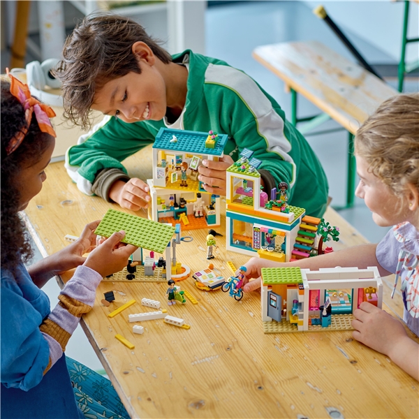 41731 LEGO Friends Heartlakes Int. Skola (Bild 4 av 6)
