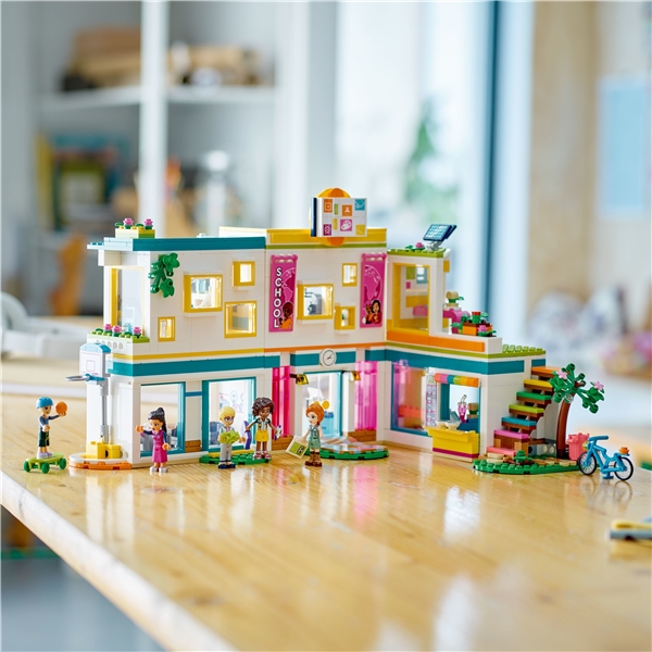 41731 LEGO Friends Heartlakes Int. Skola (Bild 6 av 6)