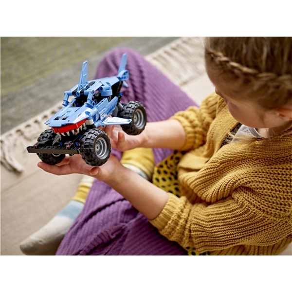 42134 LEGO Technic Monster Jam Megalodon (Bild 6 av 6)