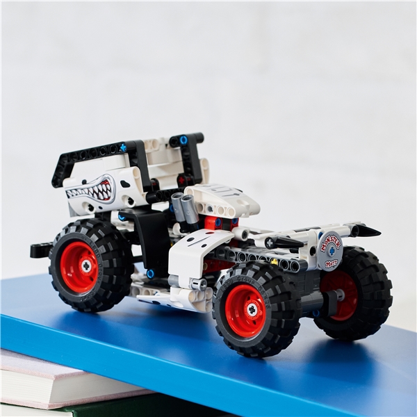 42150 LEGO Technic Monster Jam Monster M (Bild 6 av 6)