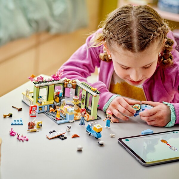 42618 LEGO Friends Heartlake Citys Kafé (Bild 4 av 5)