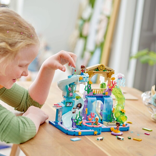 42630 LEGO Friends Heartlake Citys Vattenpark (Bild 5 av 6)