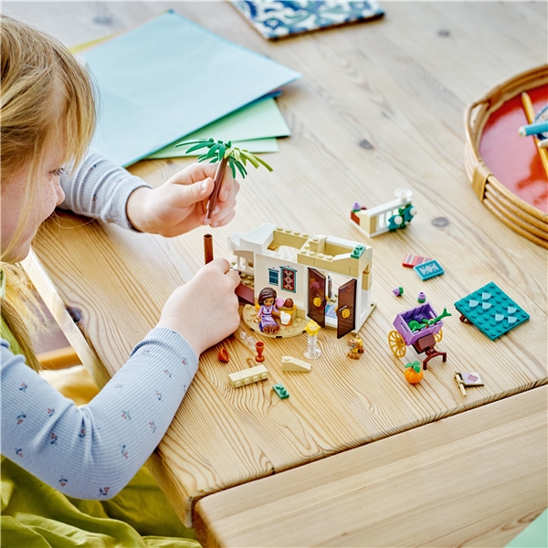 43223 LEGO Wish Asha i Staden Rosas (Bild 4 av 6)