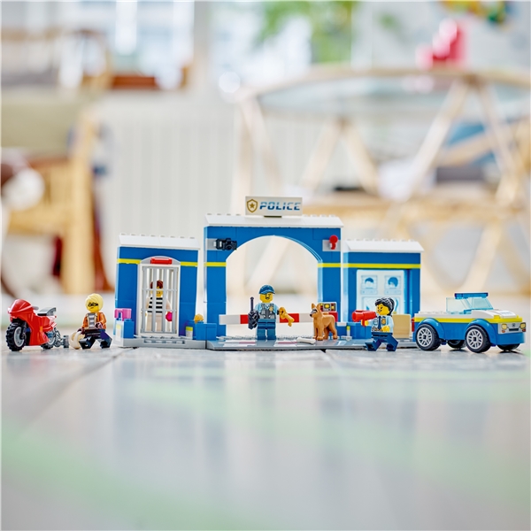 60370 LEGO City Jakt vid Polisstationen (Bild 6 av 6)