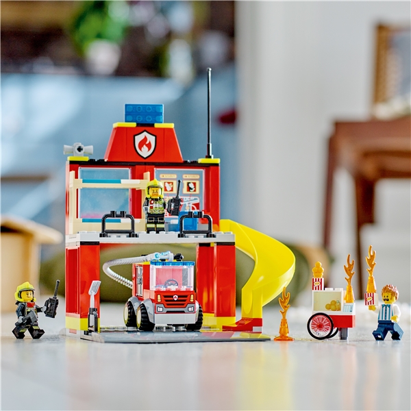 60375 LEGO City Brandstation och Brandbil (Bild 6 av 6)