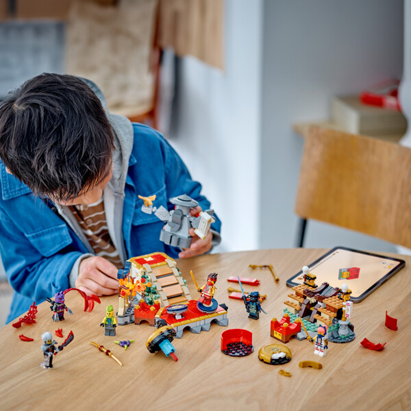 71818 LEGO Ninjago Turneringens Stridsarena (Bild 4 av 7)
