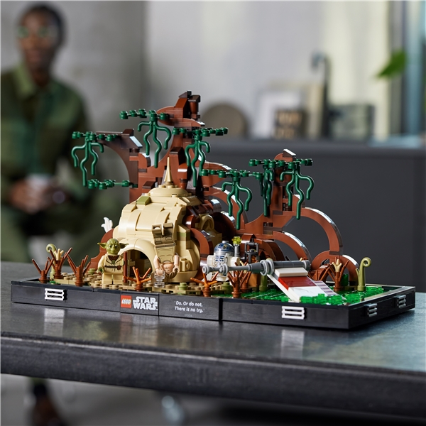 75330 LEGO Star Wars Dagobah Jedi Training Diorama (Bild 5 av 6)