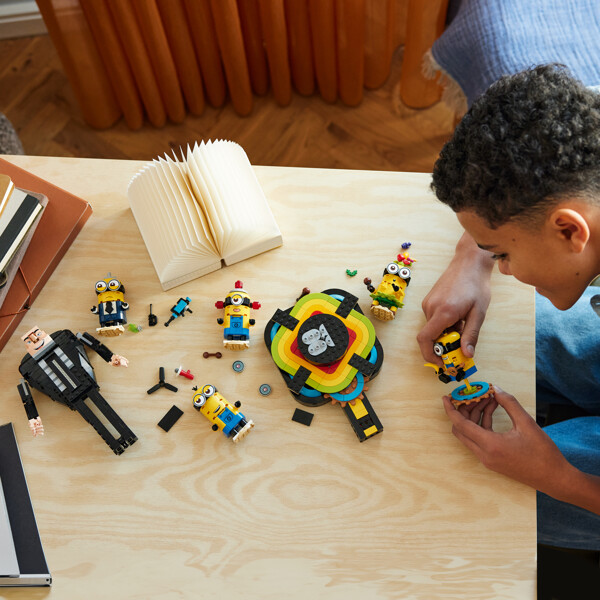 75582 LEGO Klossbyggd Gru med Minioner (Bild 4 av 6)