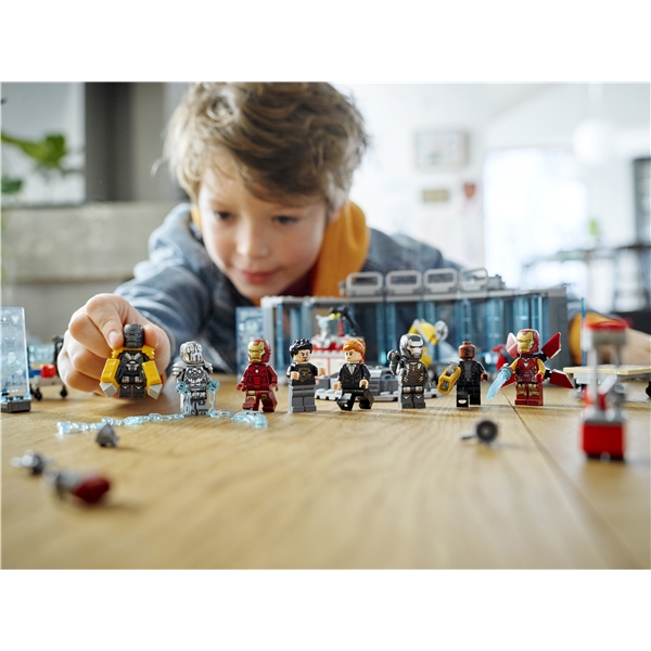 76216 LEGO Super Heroes Iron Mans Vapenförråd (Bild 6 av 7)