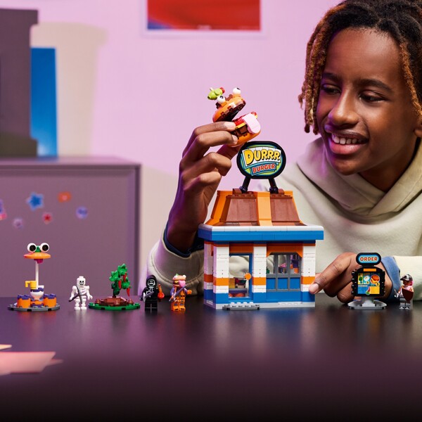 77076 LEGO Fortnite Durrr Burgers Restaurang (Bild 5 av 6)