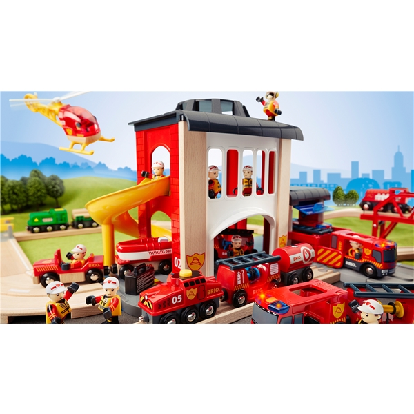 BRIO 33833 Brandstation (Bild 6 av 8)