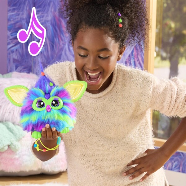 Furby Galaxy Glow in the Dark (EN) (Bild 5 av 5)
