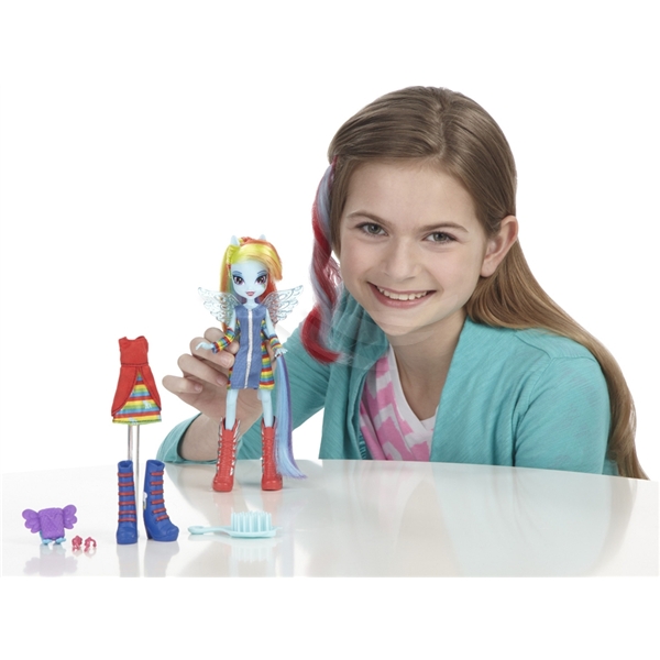 Equestria Girls Rainbow Dash (Bild 4 av 4)