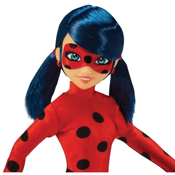 Miraculous Core Fashion Doll Ladybug Lucky Charm (Bild 3 av 3)