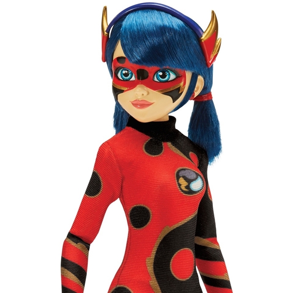 Miraculous Core Fashion Doll DragonBug (Bild 3 av 3)