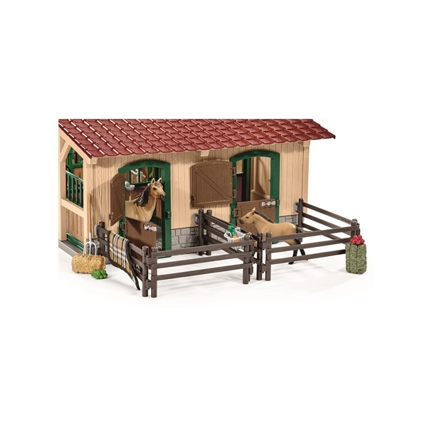 Schleich 42195 Stall med Tillbehör (Bild 4 av 4)