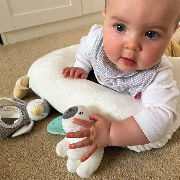 Nuby Little Penguin Tummy Time Pillow (Bild 3 av 5)