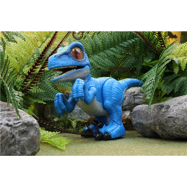 Dinos Unleashed Raptor Jr Dinosaurie (Bild 4 av 4)