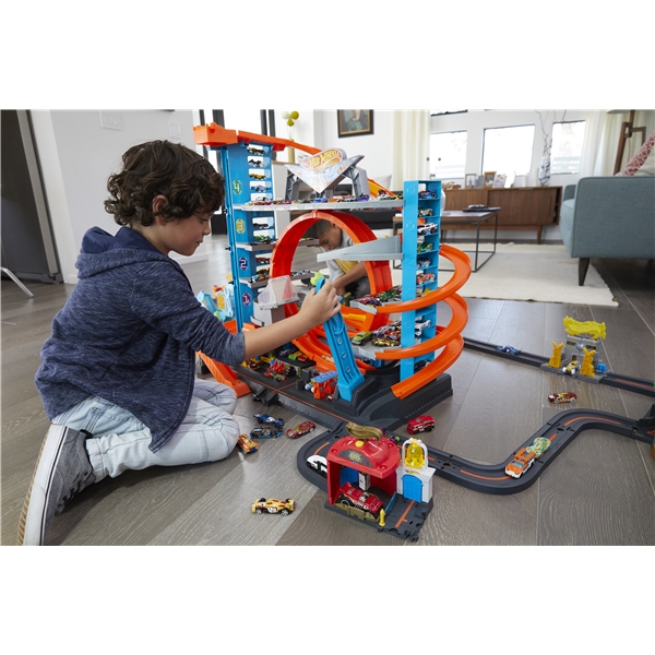 Hot Wheels Ultimate Loop Garage (Bild 4 av 5)