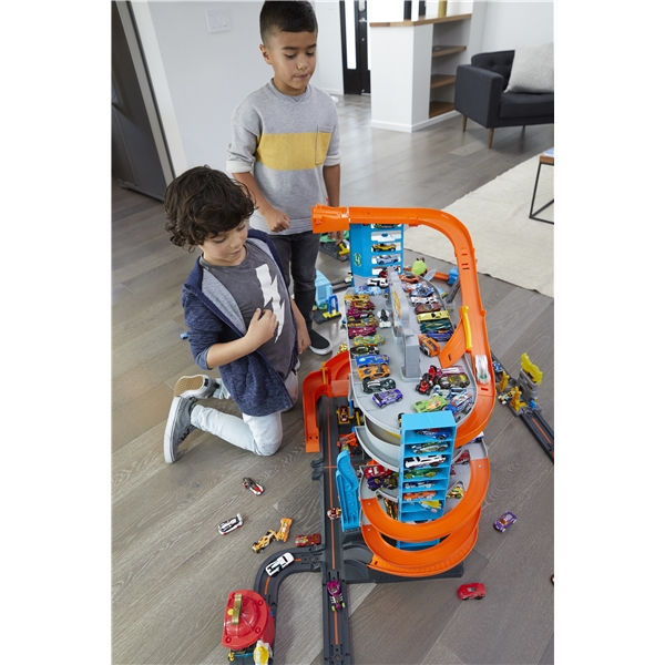 Hot Wheels Ultimate Loop Garage (Bild 5 av 5)